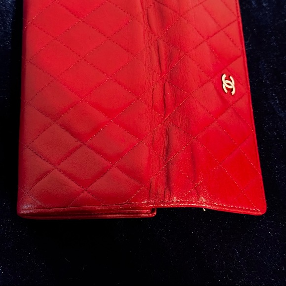 CHANEL Lambskin Quilted Large Gusset Flap Wallet Red Includes silver chain - Picture 10 of 11